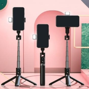 Uchwyt do selfie z odpinanym pilotem Bluetooth, Tripodem i lampą LED - P90D Czarny - 207465